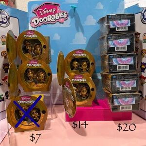 Disney Doorables Gold Collectible Figure - Shiny Yellow/Gold